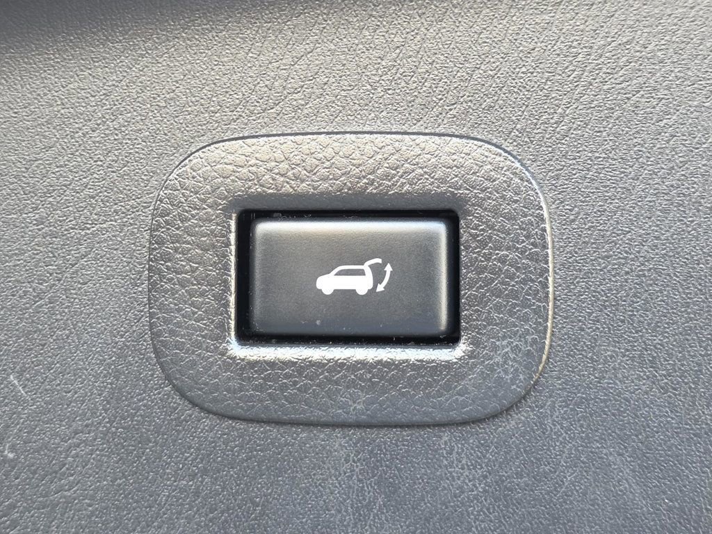 Used 2016 INFINITI QX80 2WD w/ Deluxe Technology Package image 17