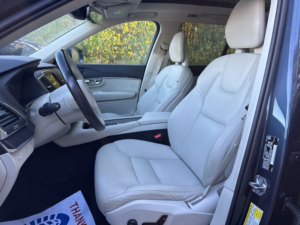 Used 2020 Volvo XC90 T5 Momentum w/ Protection Package image 16