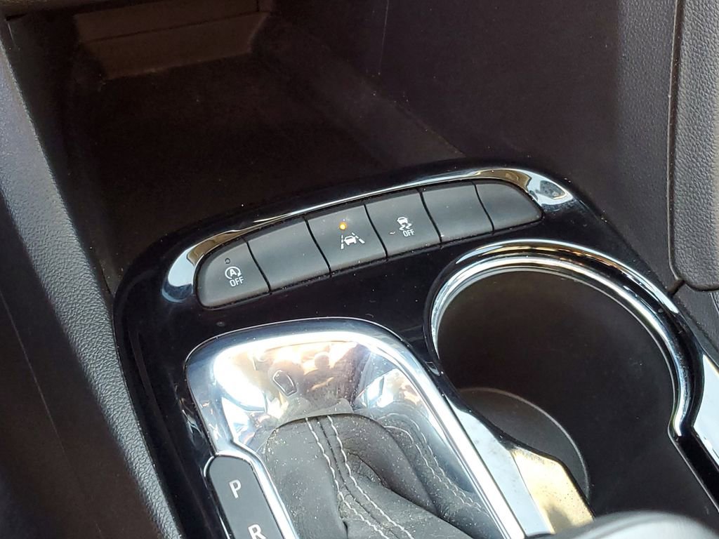 Used 2023 Buick Encore GX Select FWD image 19