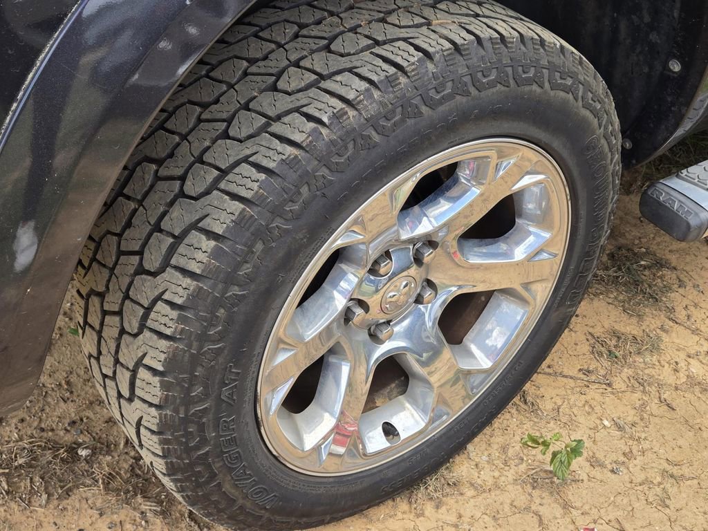 Used 2014 RAM 1500 Laramie image 7