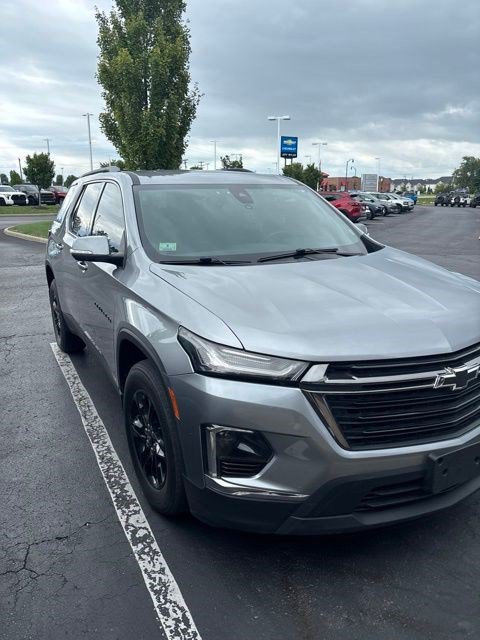 Used 2024 Chevrolet Traverse LT w/ Midnight/Sport Edition AWD/4WD image 3