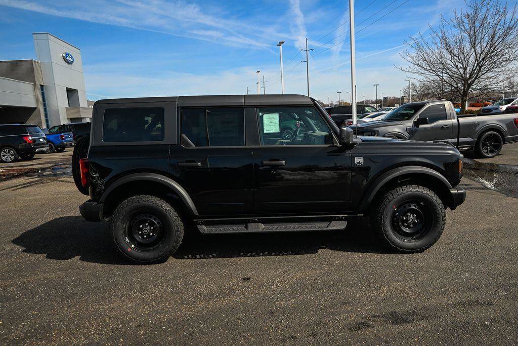 New 2026 Ford Bronco Big Bend w/ Black Diamond Package AWD/4WD image 3