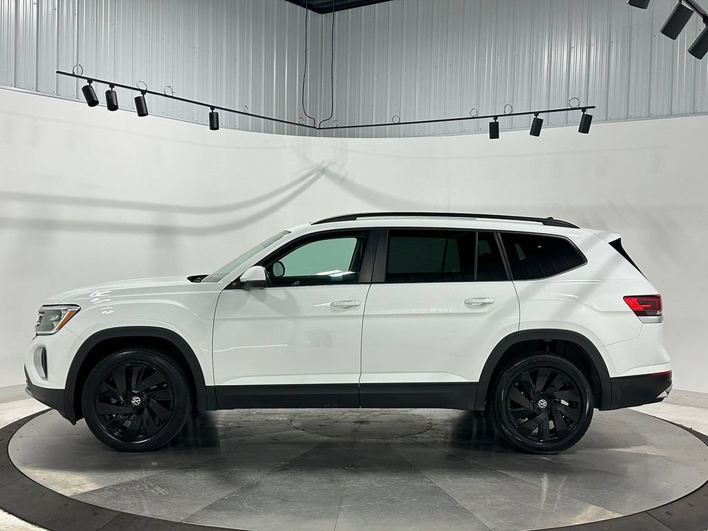 Used 2024 Volkswagen Atlas SE w/ Panoramic Sunroof Package AWD/4WD image 15