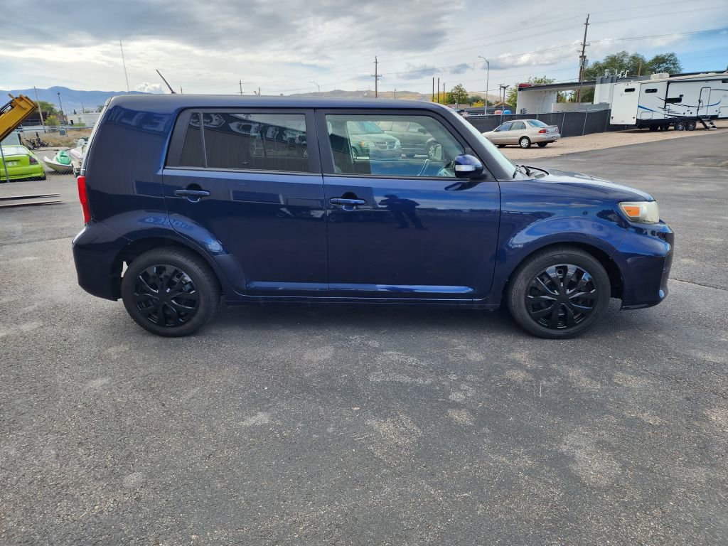 Used 2014 Scion xB FWD image 4