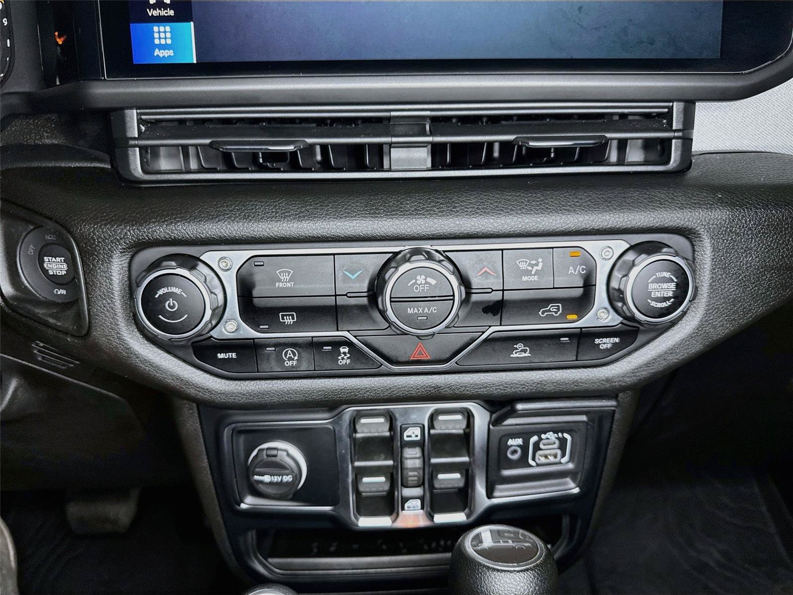 Used 2024 Jeep Gladiator Sport AWD/4WD image 12