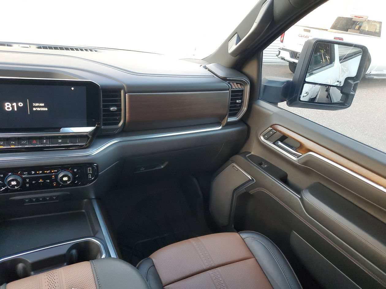 Used 2025 Chevrolet Silverado 3500 High Country w/ High Country Premium Package AWD/4WD image 15