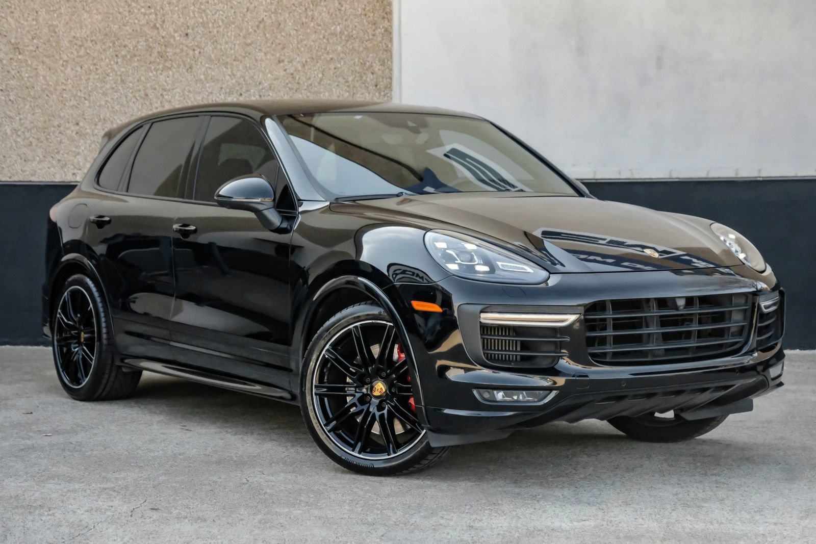 Used 2018 Porsche Cayenne GTS w/ Premium Package Plus AWD/4WD image 6