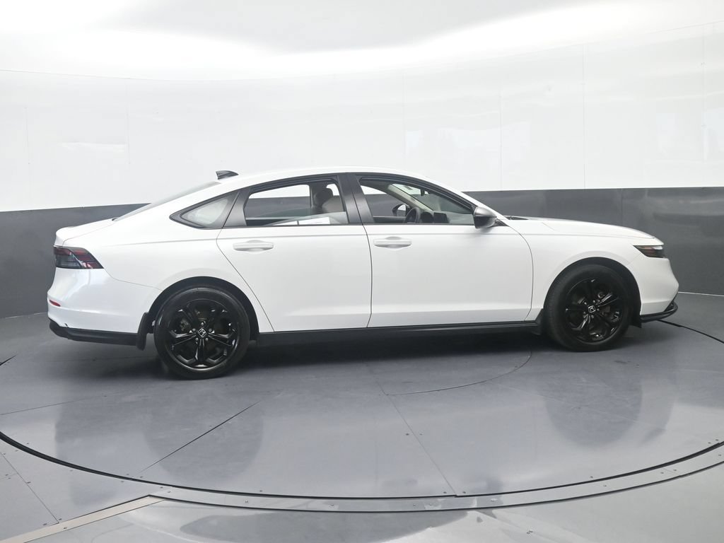 Used 2025 Honda Accord SE image 7