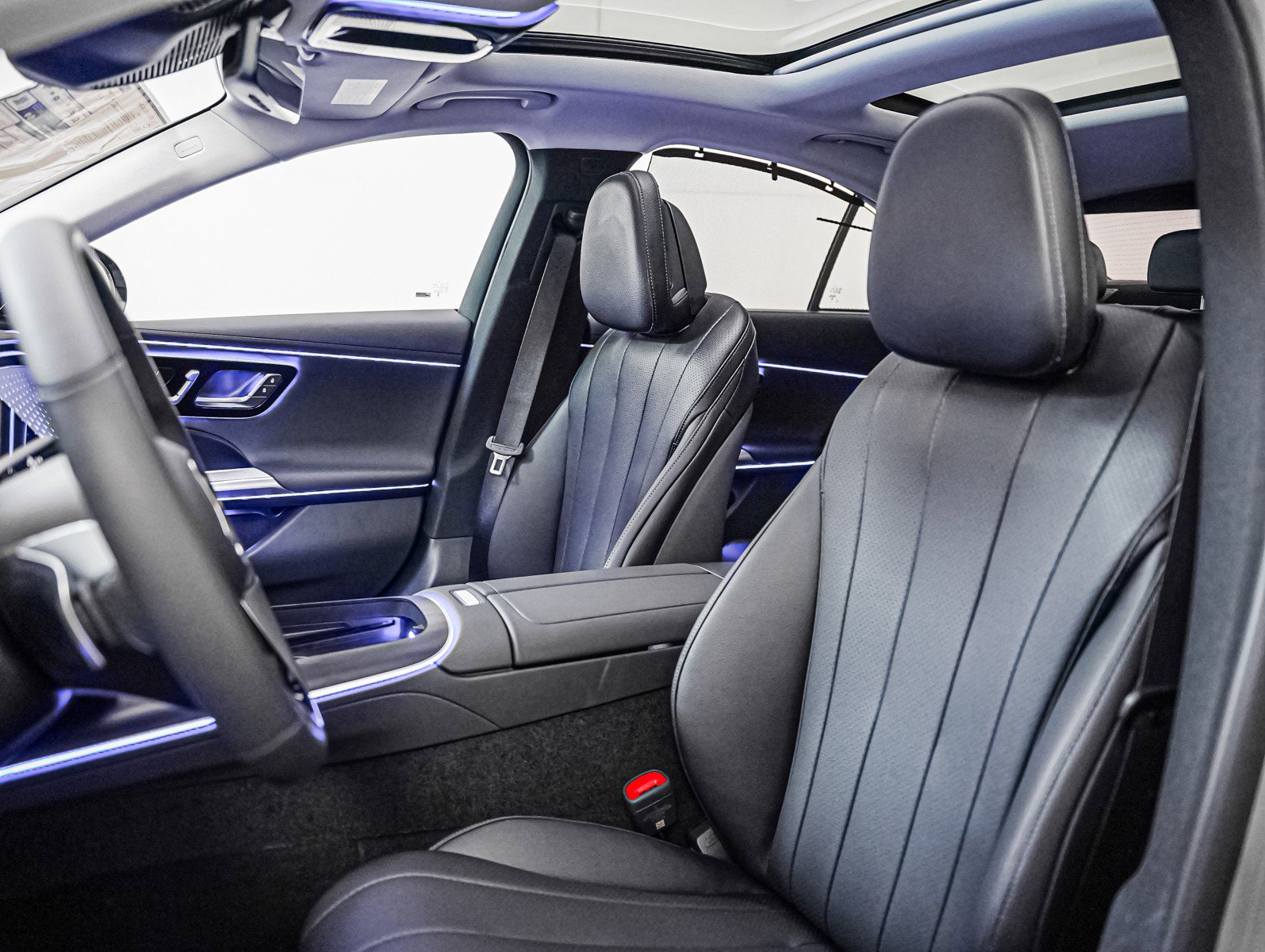 New 2026 Mercedes-Benz E 450 4MATIC Sedan image 11