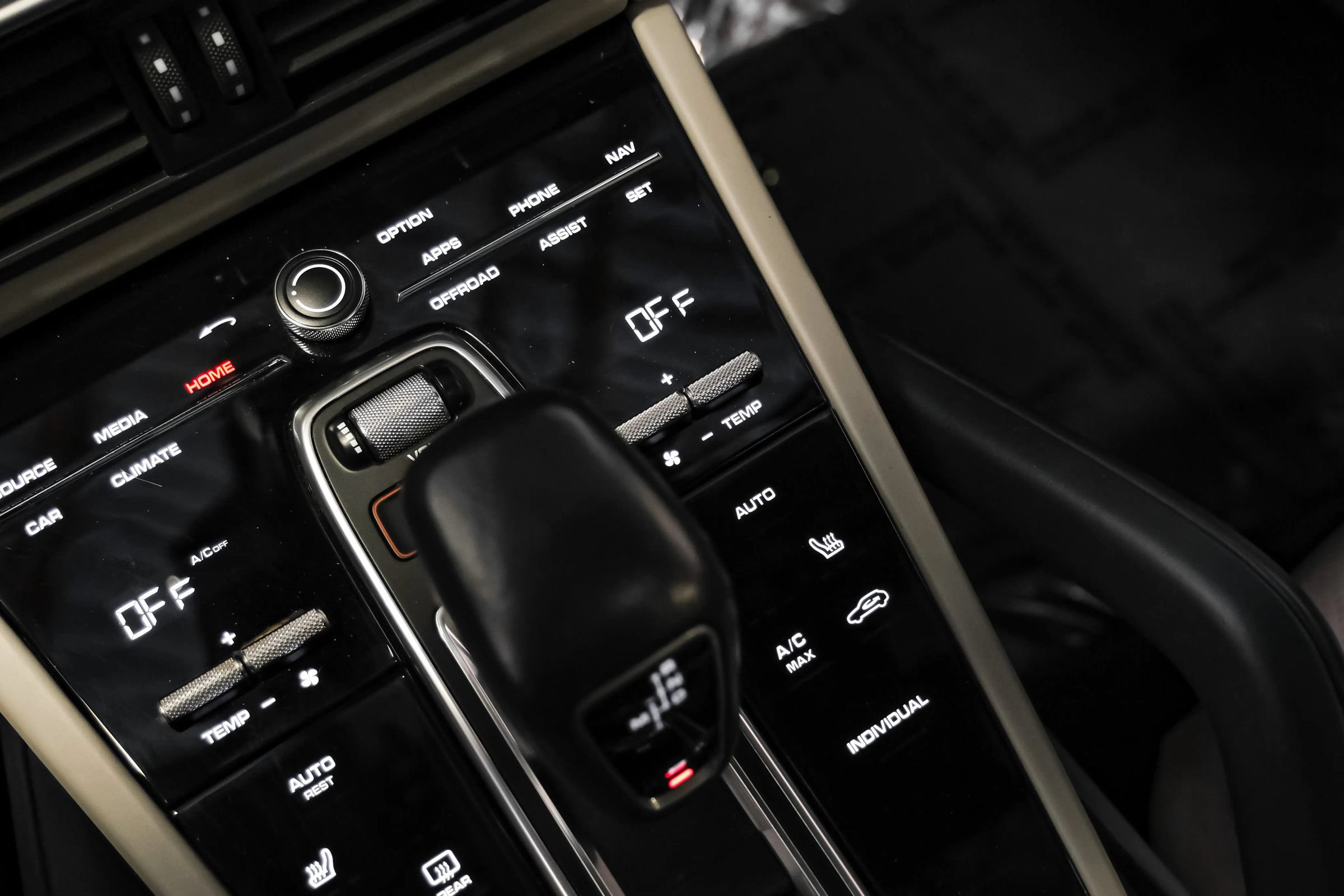 Used 2019 Porsche Cayenne AWD/4WD image 22