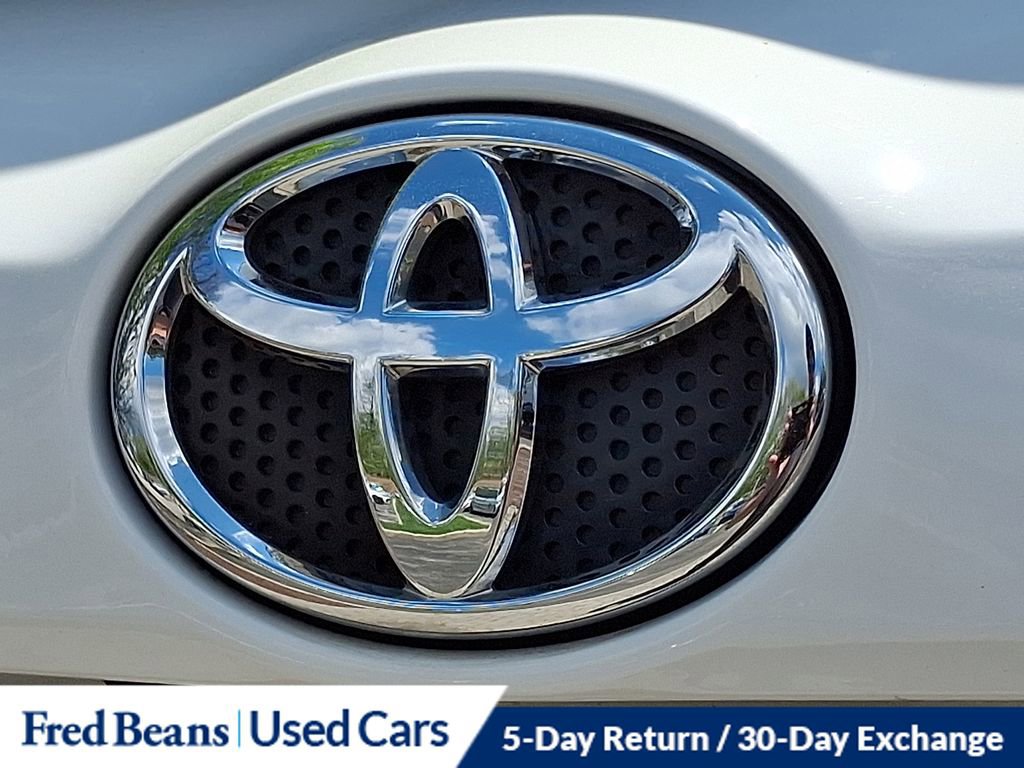 Used 2016 Toyota RAV4 XLE AWD/4WD image 32