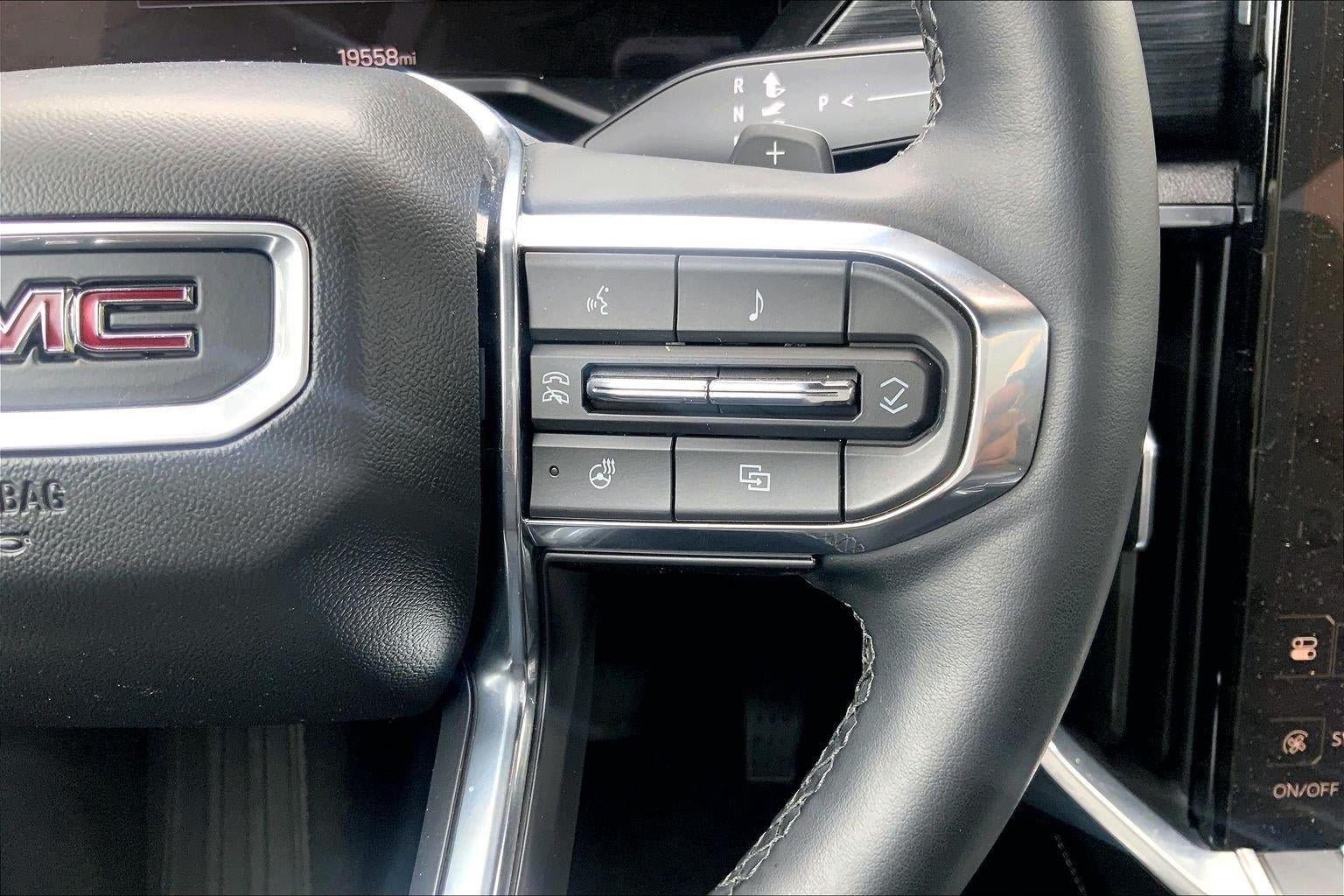 Used 2025 GMC Acadia Elevation FWD image 20