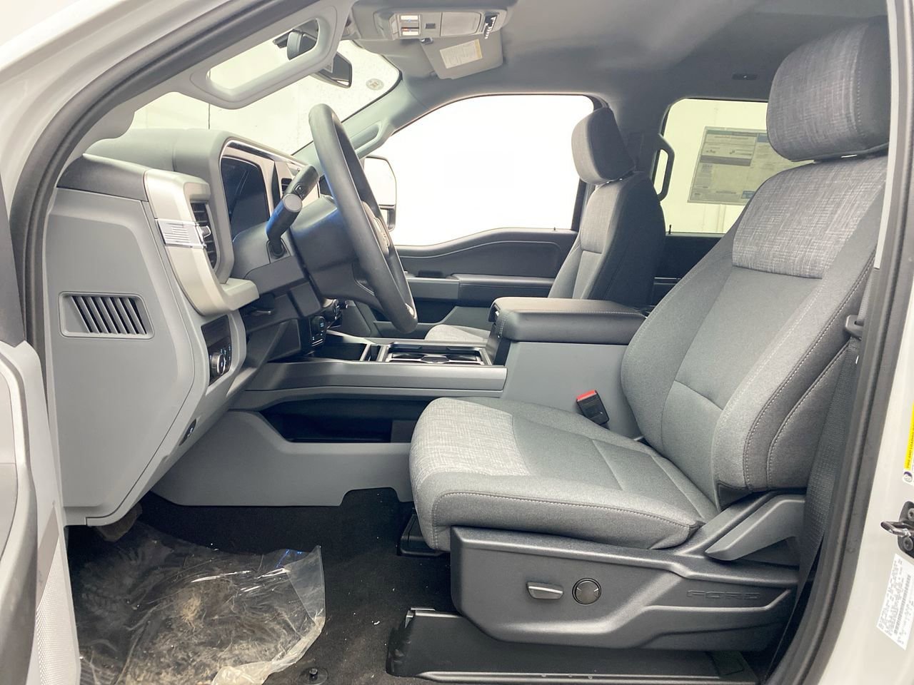 New 2026 Ford F350 XLT w/ XLT Premium Package AWD/4WD image 13