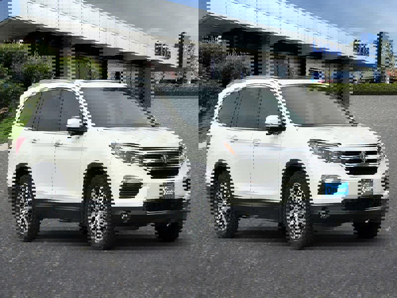 Used 2018 Honda Pilot Touring image 10