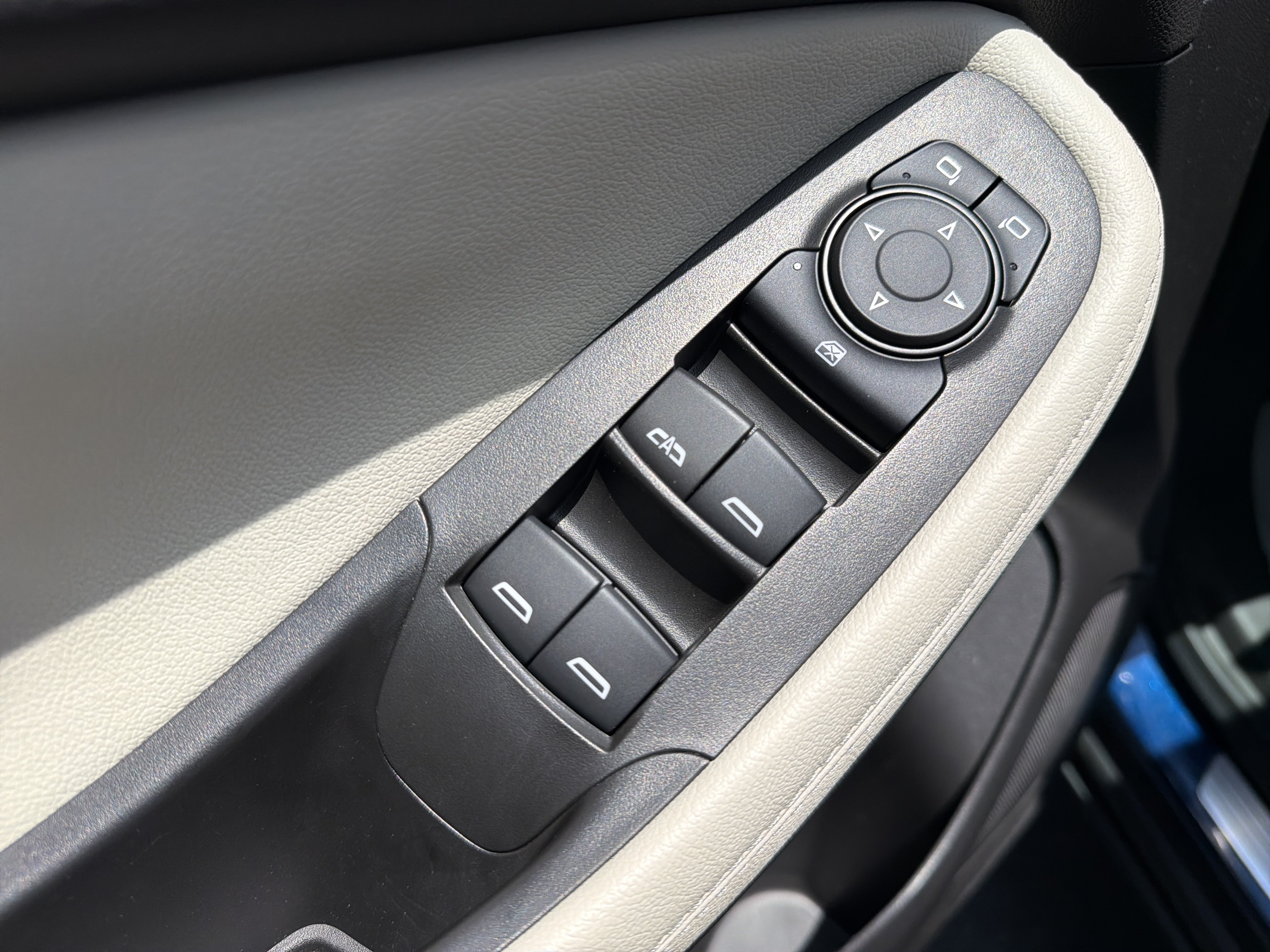 Used 2023 Buick Encore GX Preferred FWD image 16