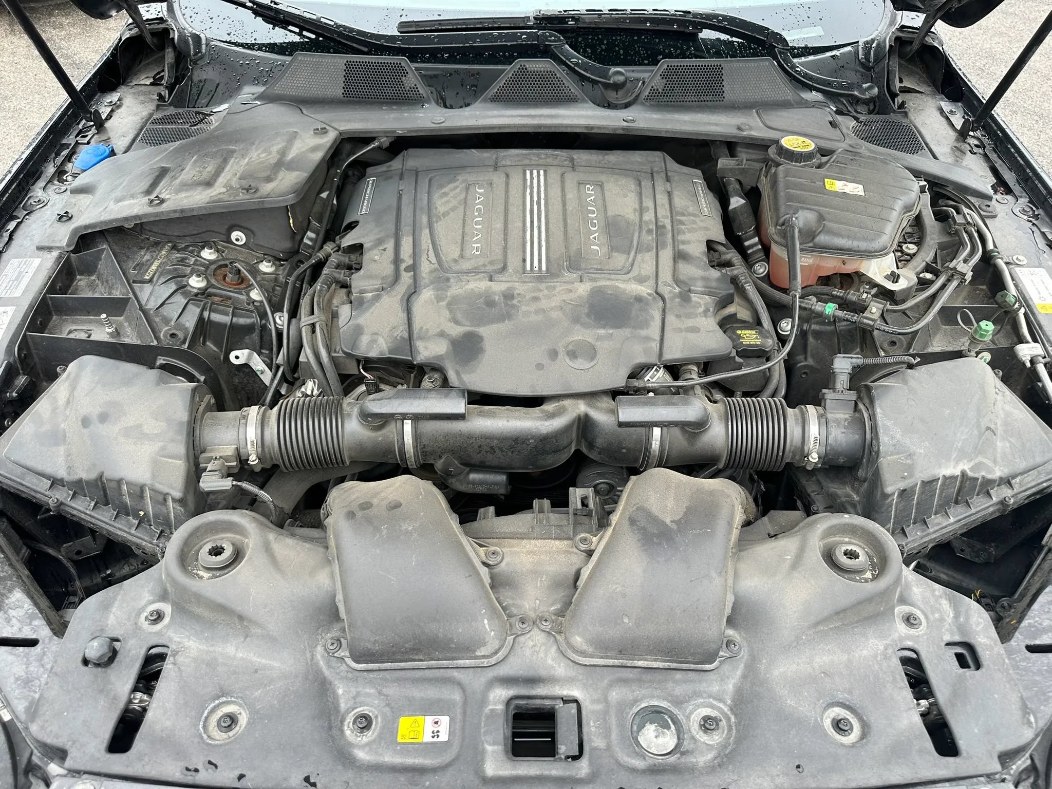 Used 2016 Jaguar XJ R-Sport RWD image 19