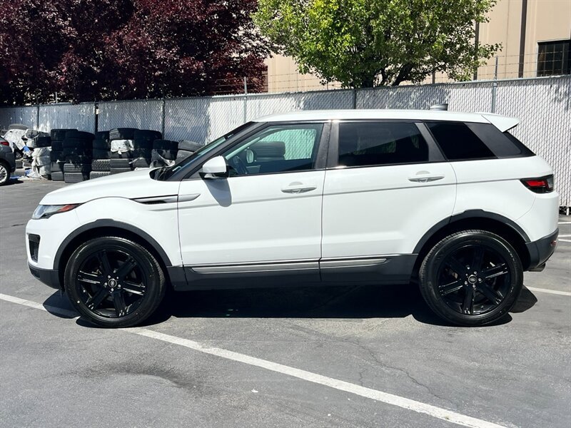 Used 2018 Land Rover Range Rover Evoque SE AWD/4WD image 4