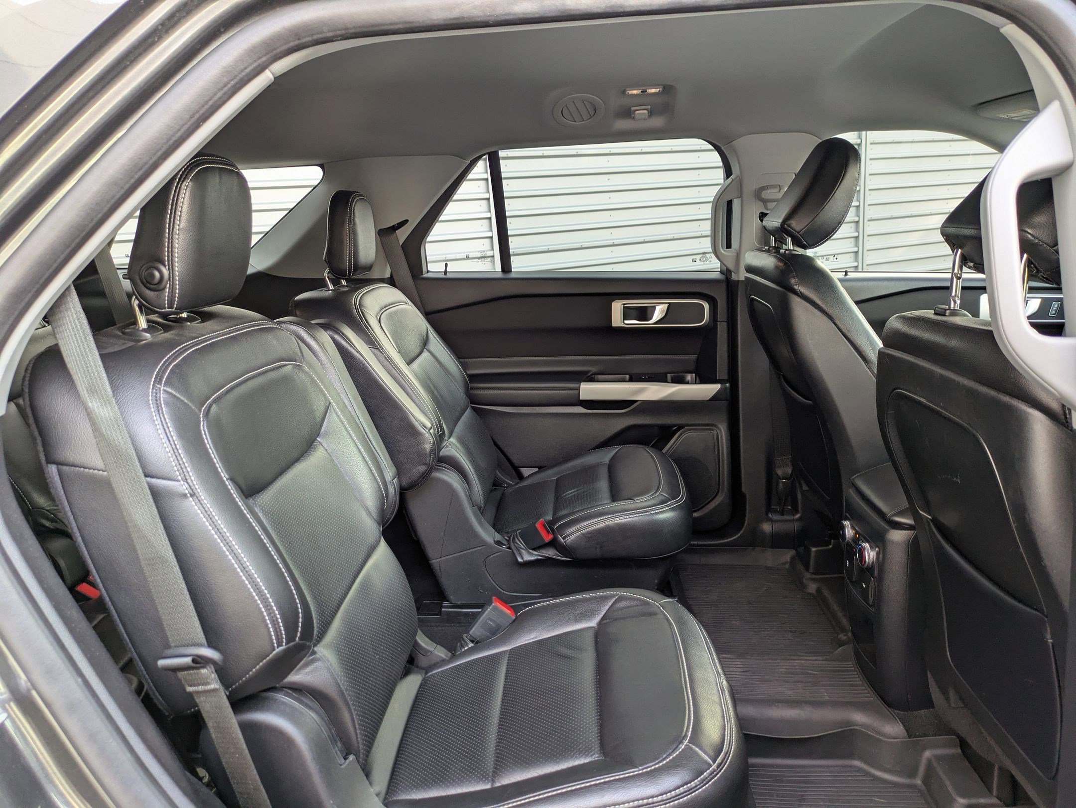 Used 2020 Ford Explorer XLT w/ Comfort Package image 28