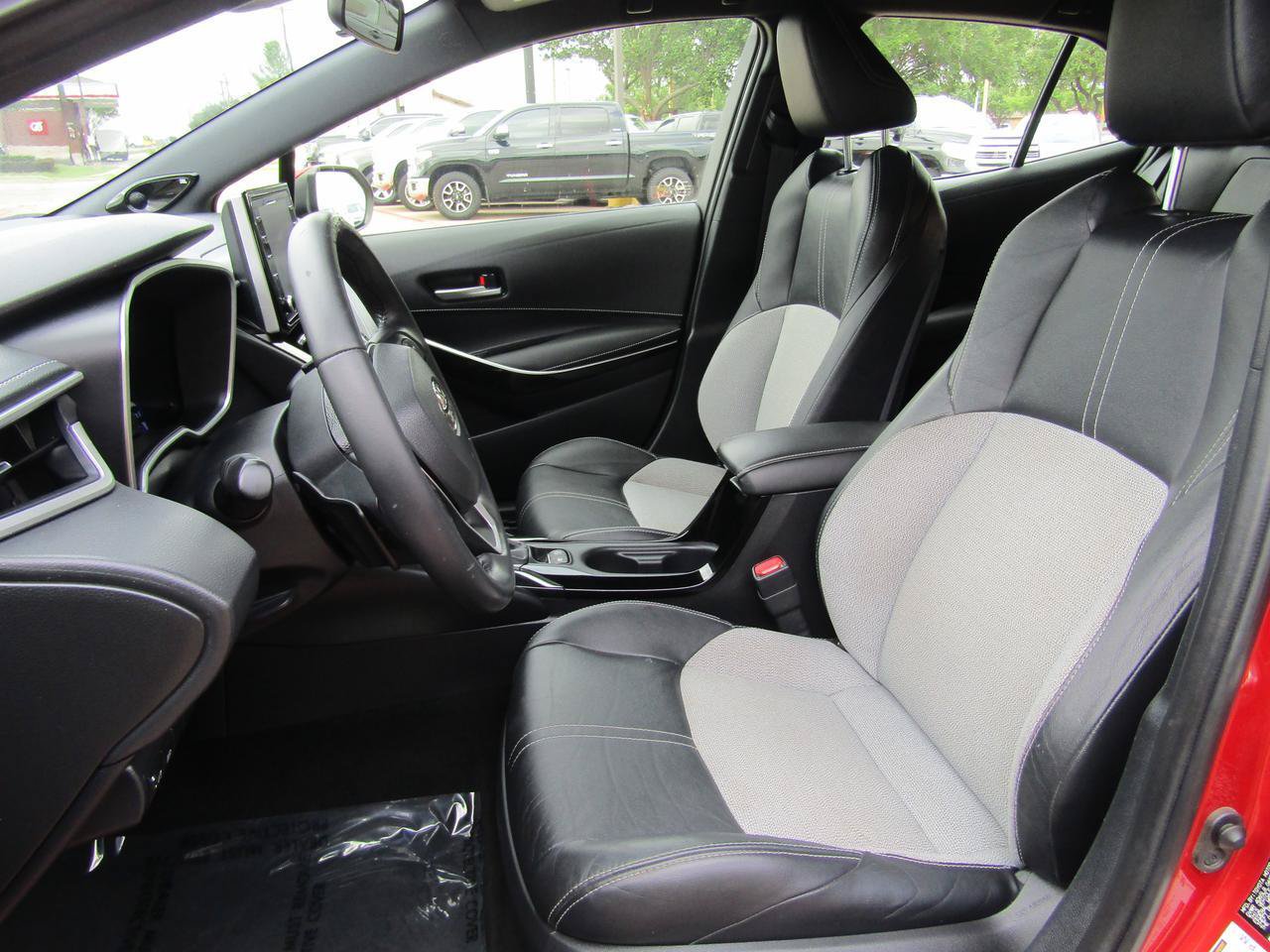 Used 2019 Toyota Corolla XSE FWD image 8