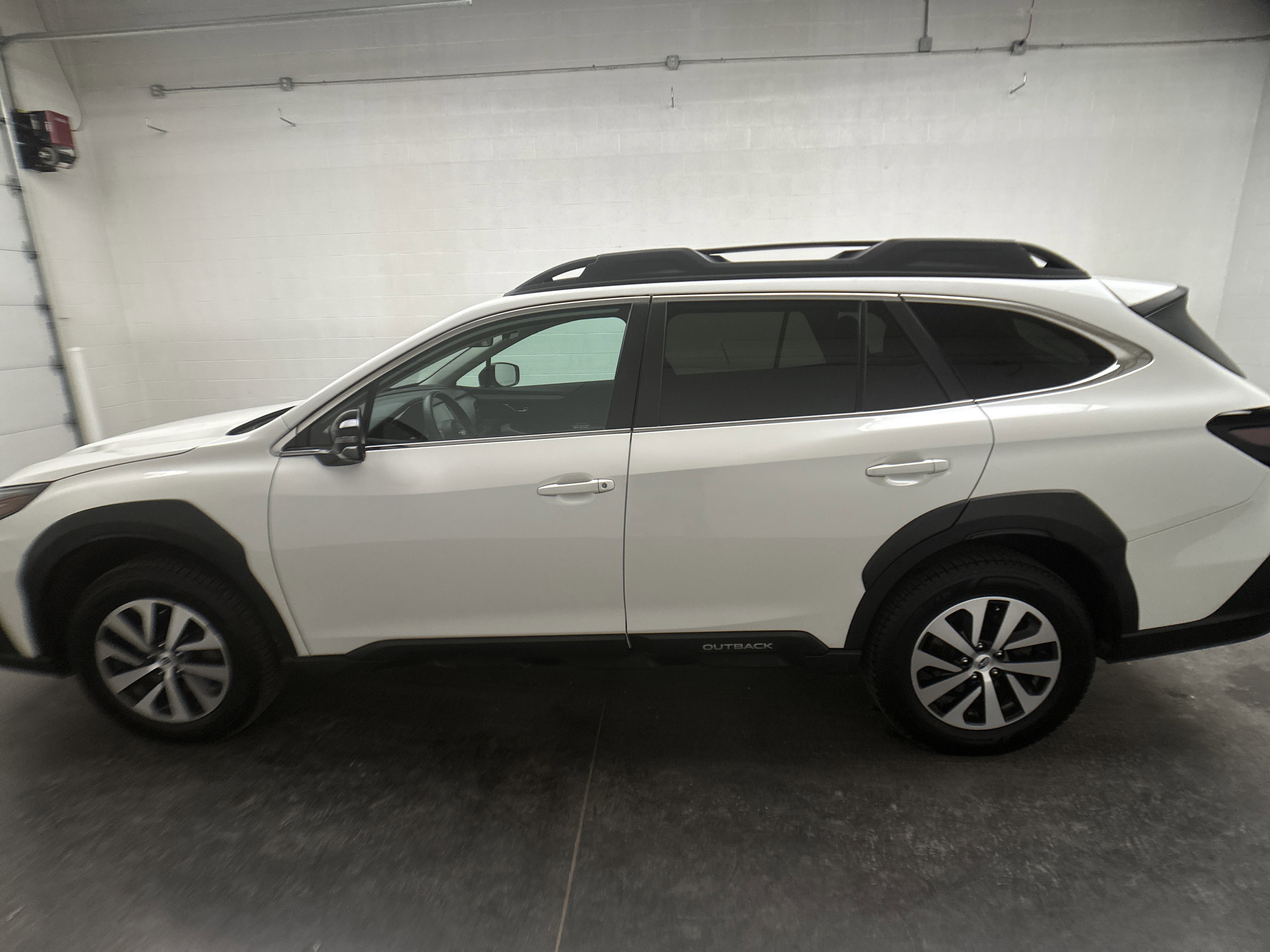 Used 2024 Subaru Outback Premium image 5