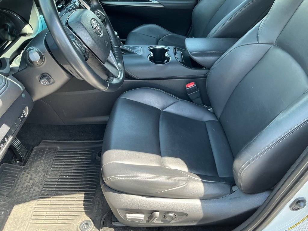 Used 2024 Toyota Venza XLE AWD/4WD image 9