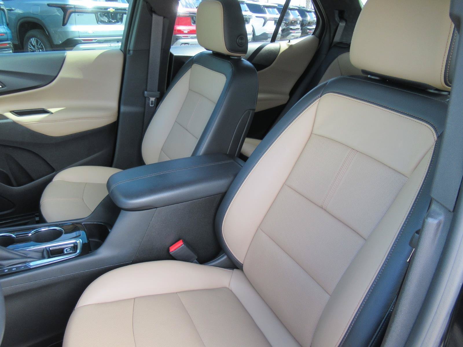 Used 2022 Chevrolet Equinox Premier AWD/4WD image 21