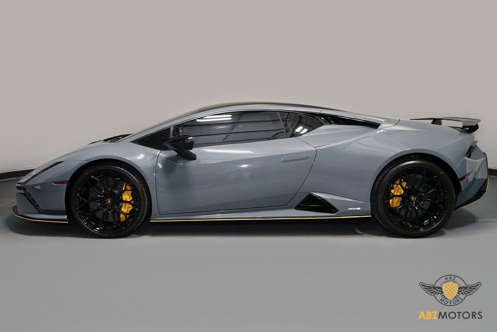 Used 2024 Lamborghini Huracan Tecnica image 5