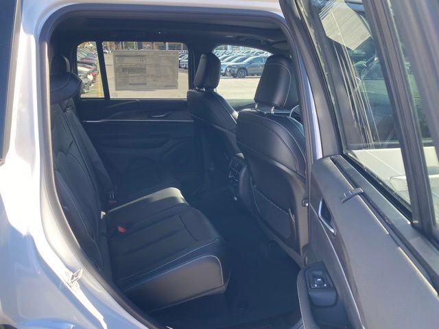 New 2025 Jeep Grand Cherokee Limited w/ Luxury Tech Group II image 33
