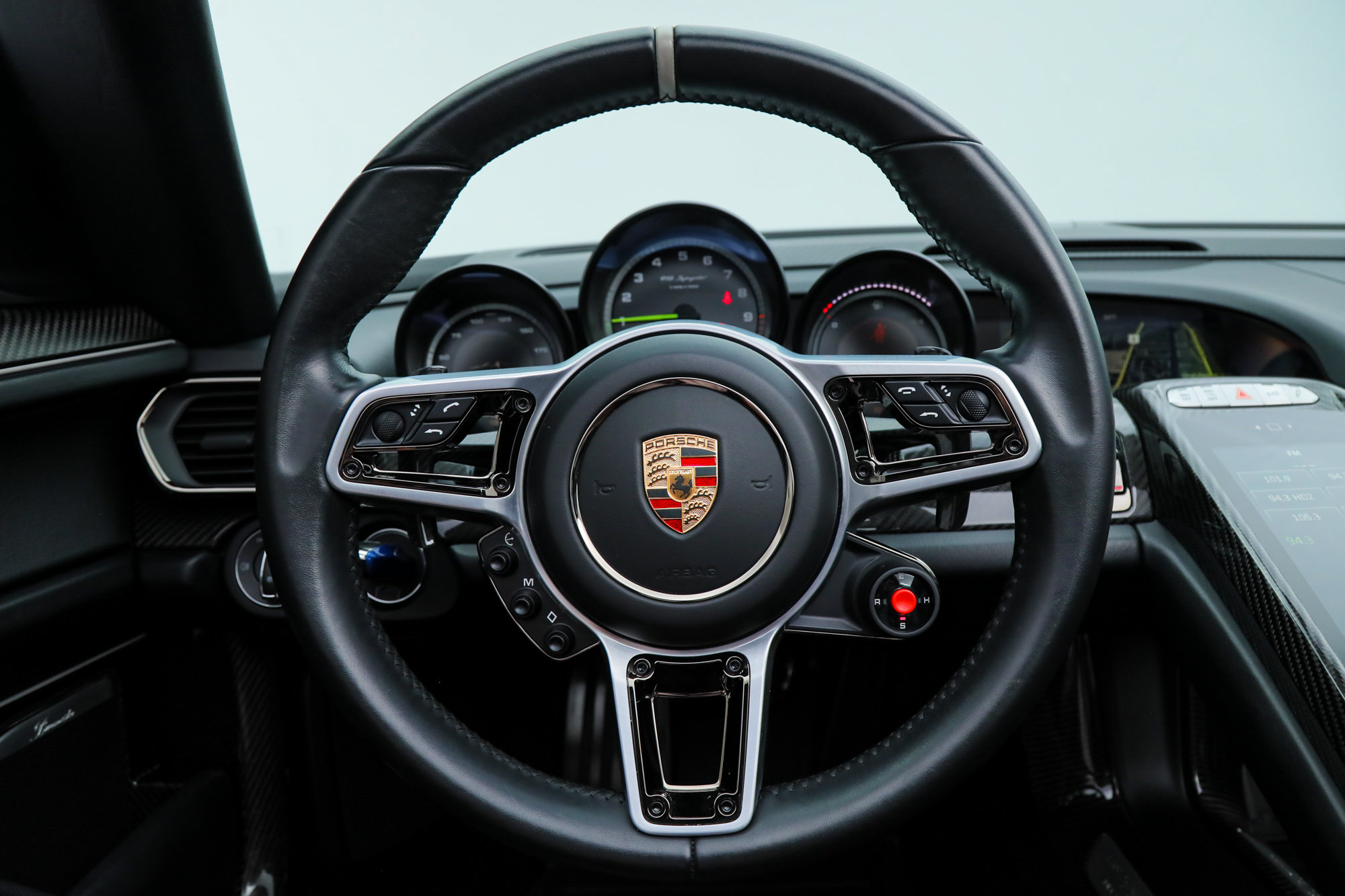 Used 2015 Porsche 918 Spyder AWD/4WD image 30
