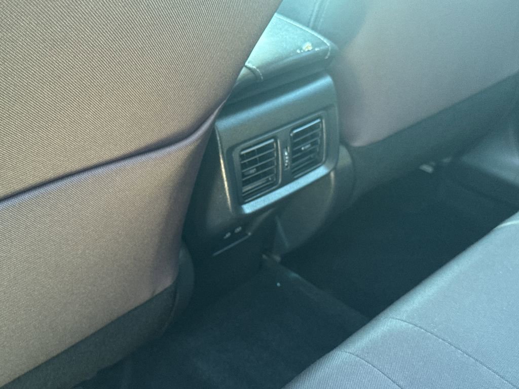 Used 2023 Toyota Venza LE AWD/4WD image 36