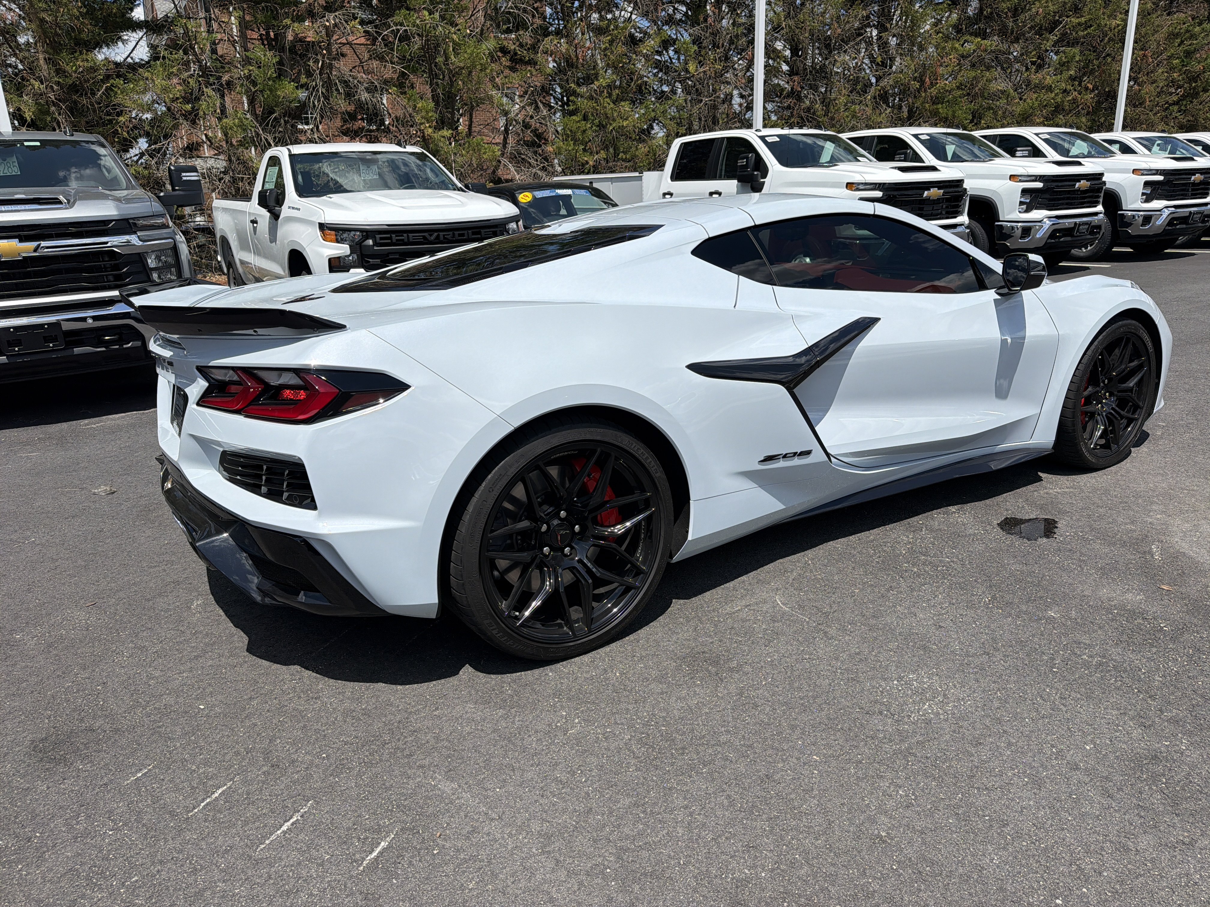 Used 2024 Chevrolet Corvette Z06 RWD image 10