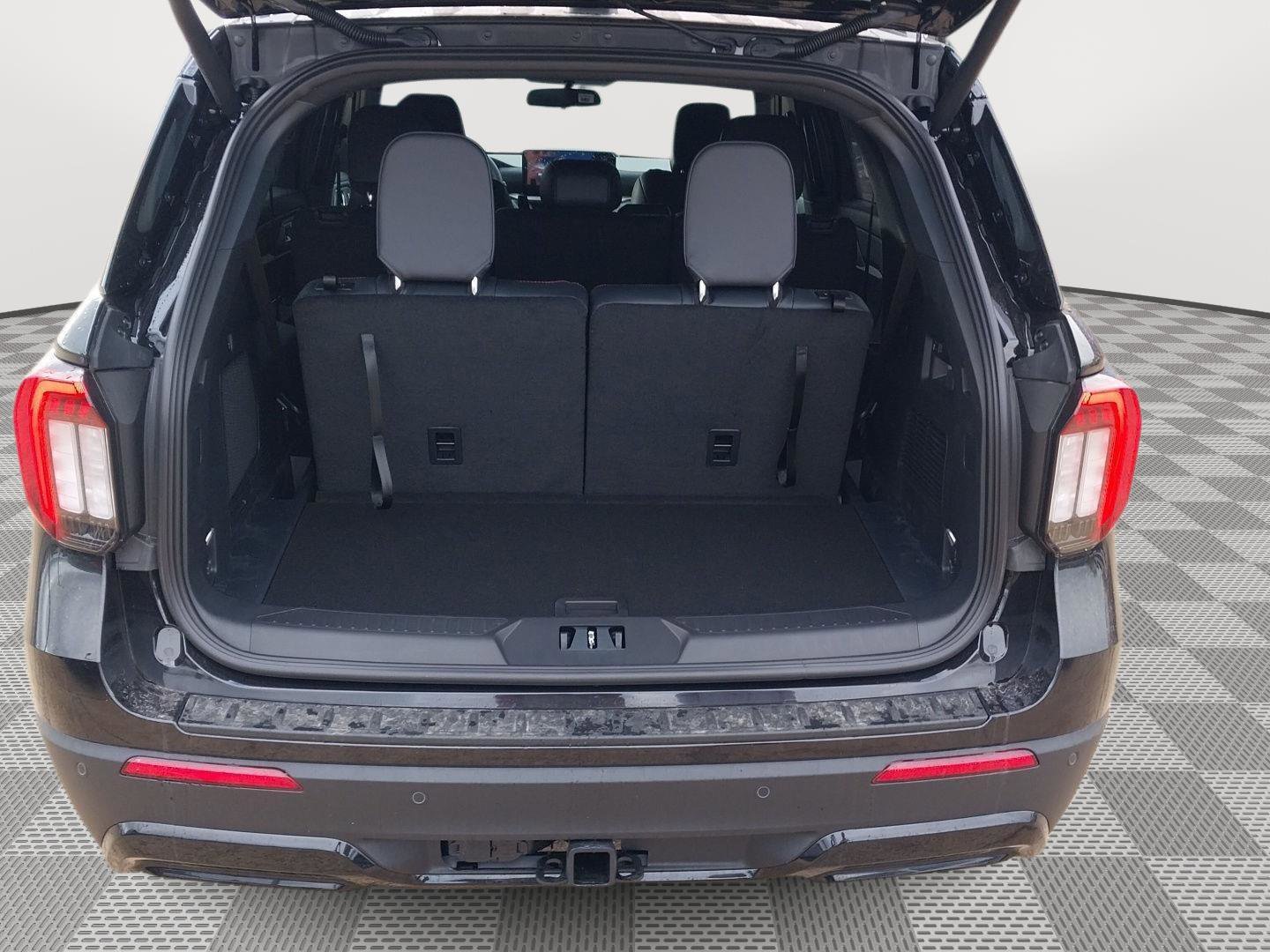 New 2026 Ford Explorer ST-Line image 24