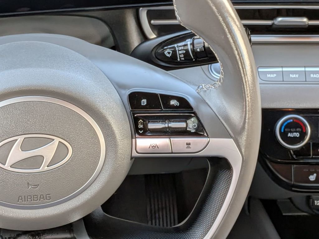 Used 2025 Hyundai Elantra SEL image 24