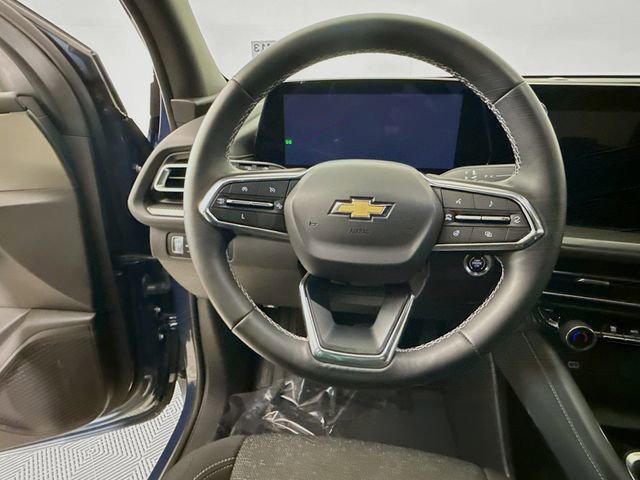 Used 2025 Chevrolet Traverse LT FWD image 14