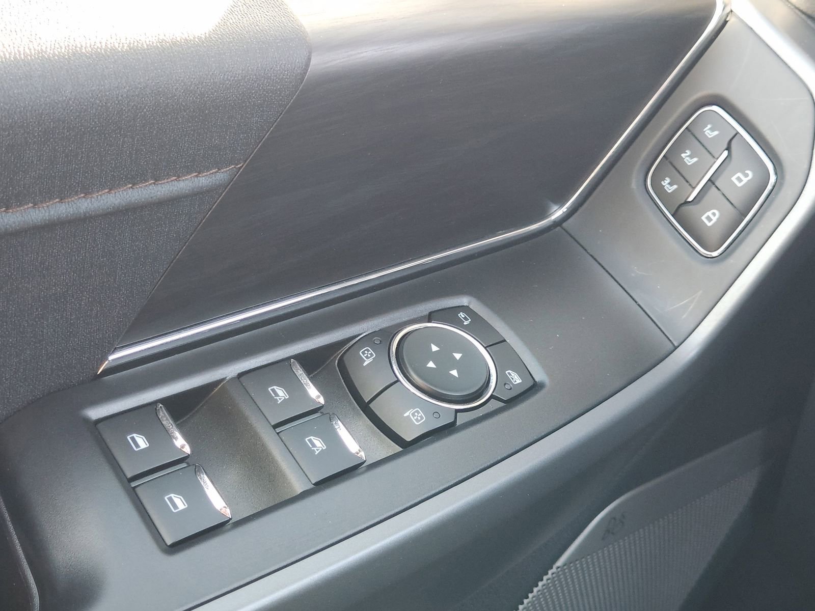 New 2025 Ford F150 Lariat w/ Equipment Group 502A High image 22