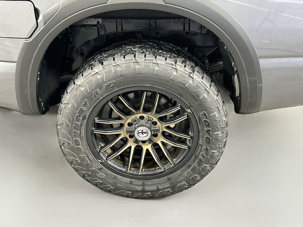 Used 2022 Nissan Titan PRO-4X w/ Pro-4x Convenience Package image 32