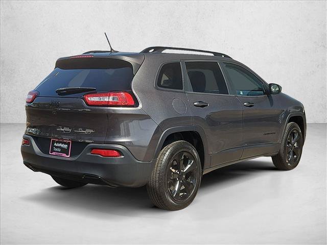 Used 2018 Jeep Cherokee Latitude w/ Altitude Package AWD/4WD image 5
