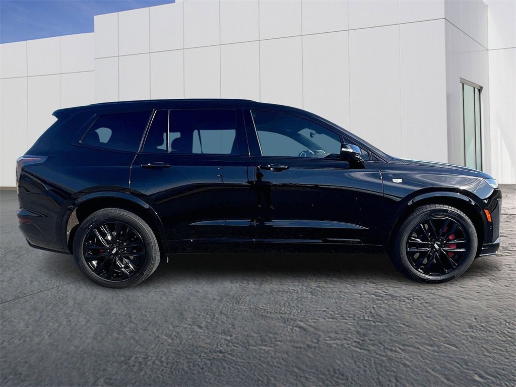 Used 2023 Cadillac XT6 Sport w/ LPO, ONYX Package image 8