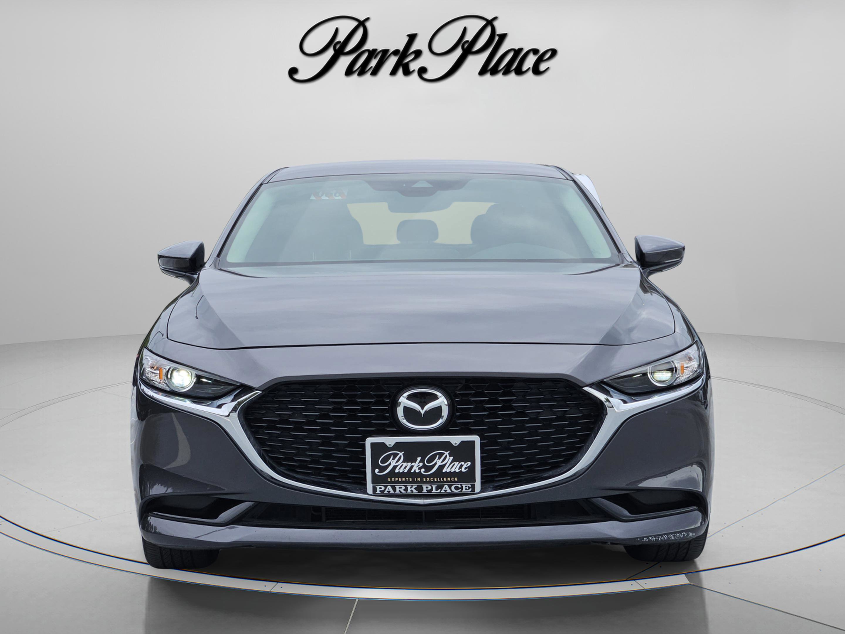 Used 2019 MAZDA MAZDA3 Sedan w/ Preferred Package image 9