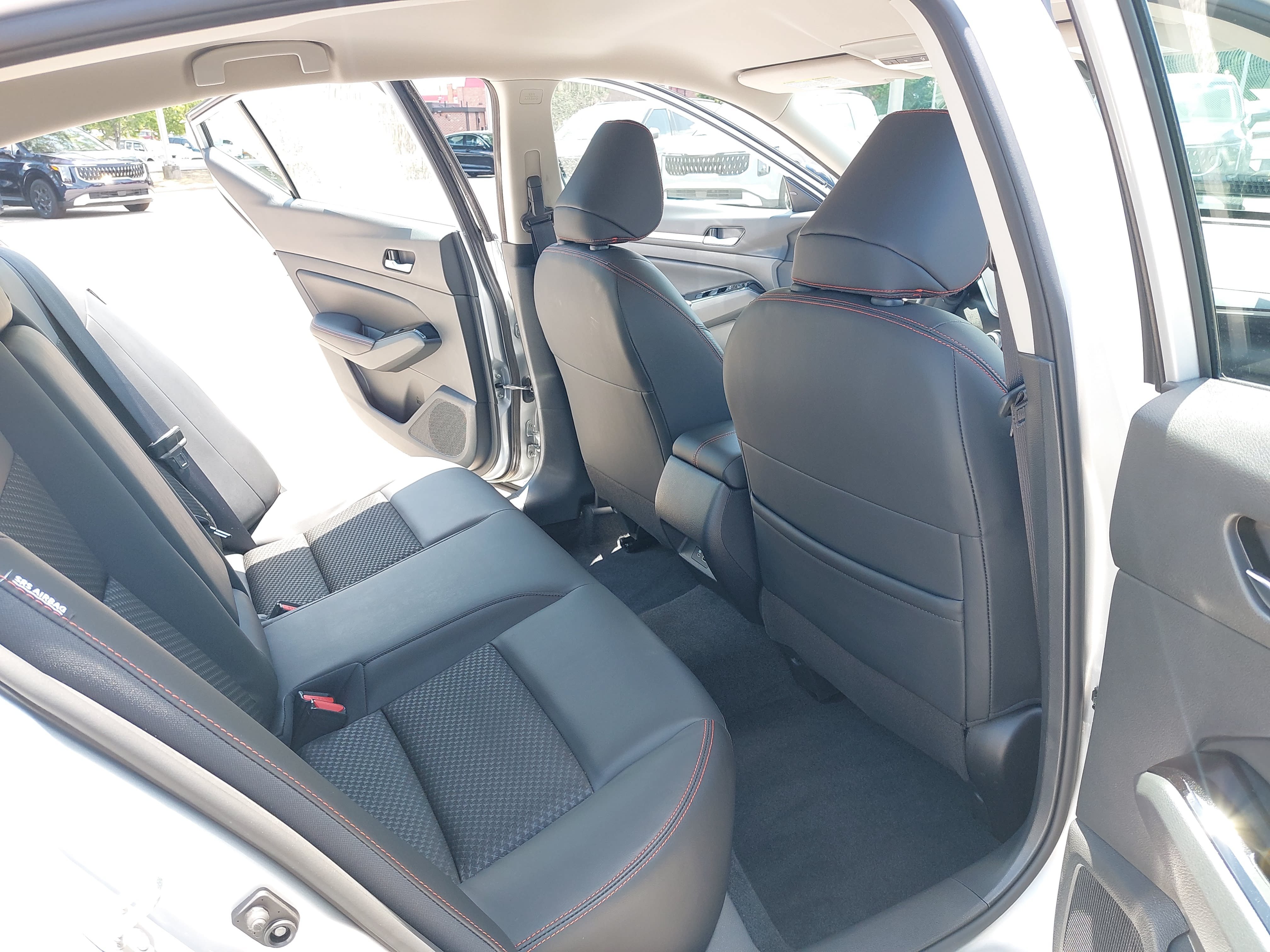 Used 2024 Nissan Altima 2.5 SR FWD image 11
