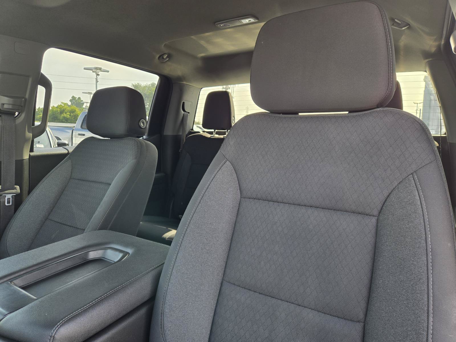 Used 2022 Chevrolet Silverado 1500 LT AWD/4WD image 22