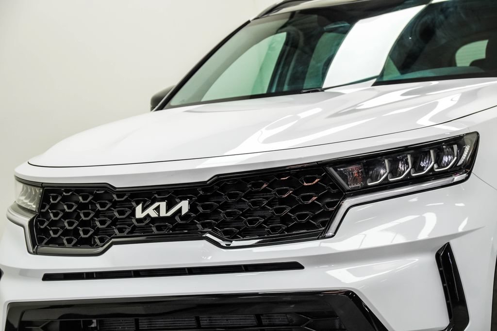Used 2023 Kia Sorento S w/ Panoramic Sunroof Package FWD image 2
