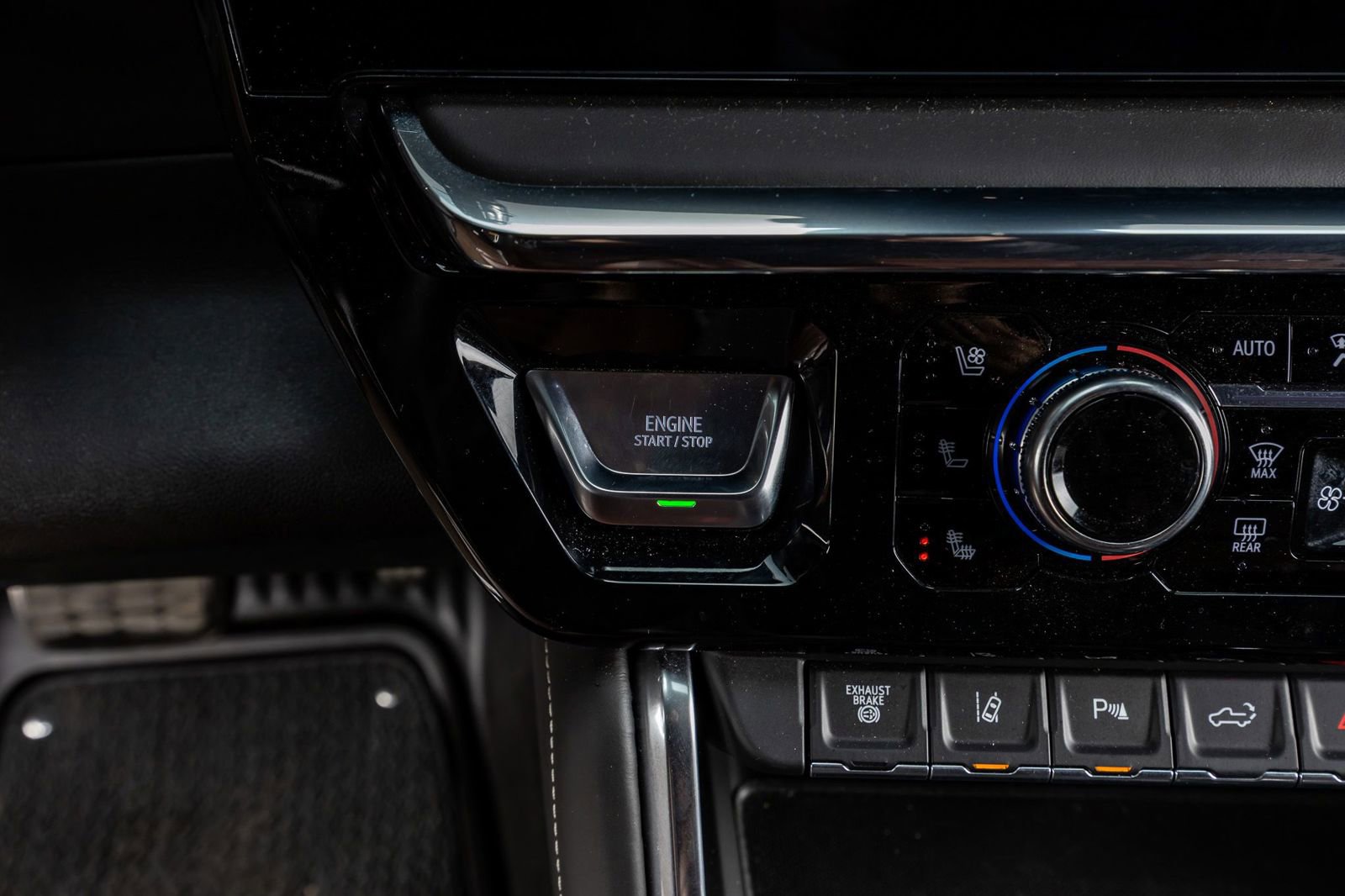 Used 2025 GMC Sierra 2500 Denali Ultimate w/ Max Trailering Package image 23