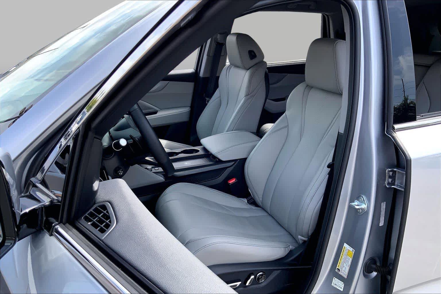 Used 2026 Acura MDX w/ Technology Package FWD image 8