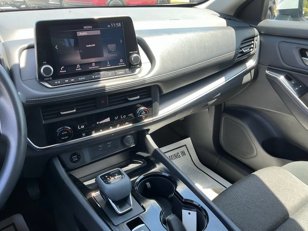 Used 2024 Nissan Rogue SV FWD image 36