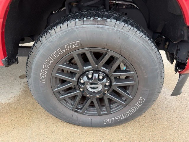 Used 2022 Ford F350 Lariat w/ Black Appearance Package AWD/4WD image 11