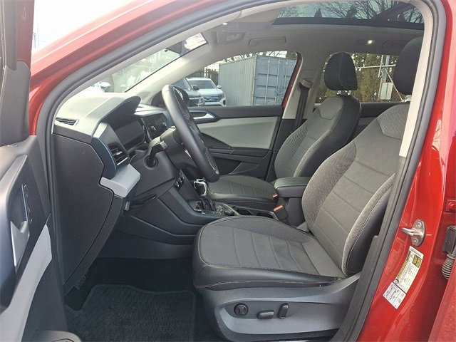 Certified 2022 Volkswagen Taos SE image 14