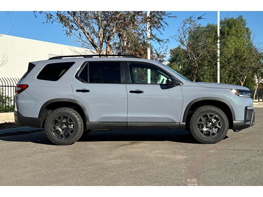 New 2026 Honda Pilot TrailSport image 3