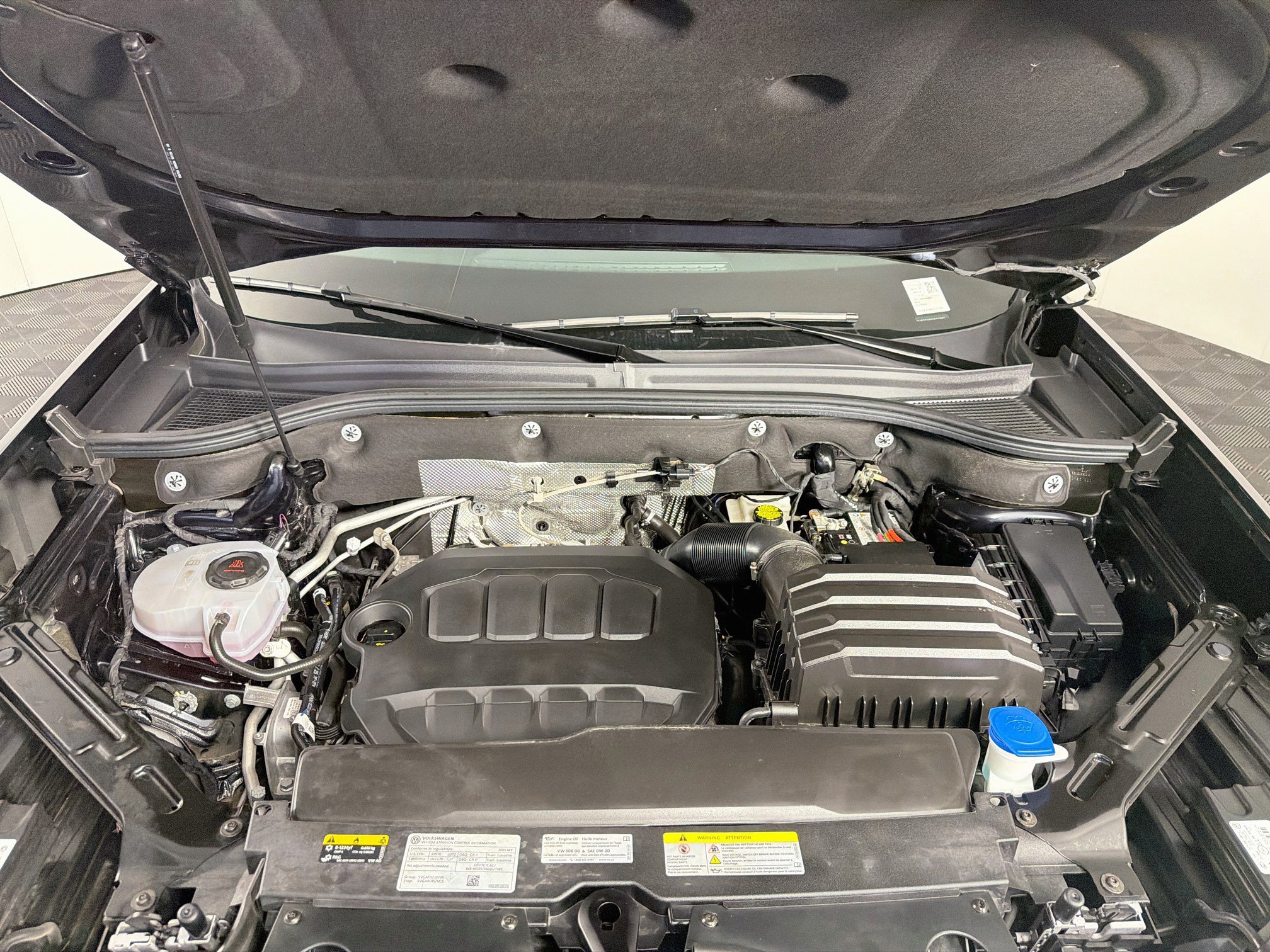 Used 2025 Volkswagen Atlas SE FWD image 37