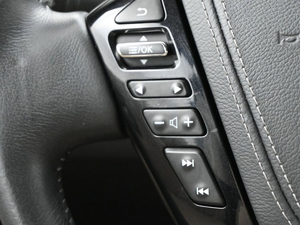 Used 2023 Nissan Armada Platinum w/ Captain's Chairs Package image 8
